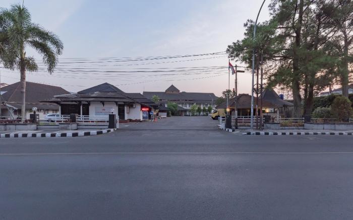 Urbanview Hotel Crown Tasikmalaya by RedDoorz