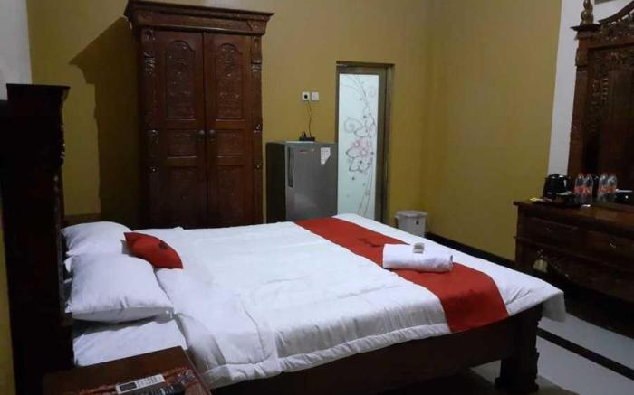 RedDoorz Syariah near Exit Toll Ngemplak Solo