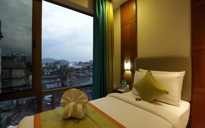 Hotel Silky Palace near Delhi Airport