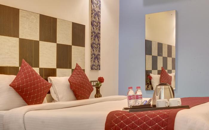Hotel Silky Palace Near Delhi Airport