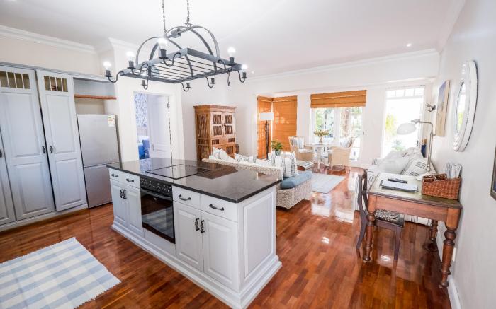 Admiralty Beach House 