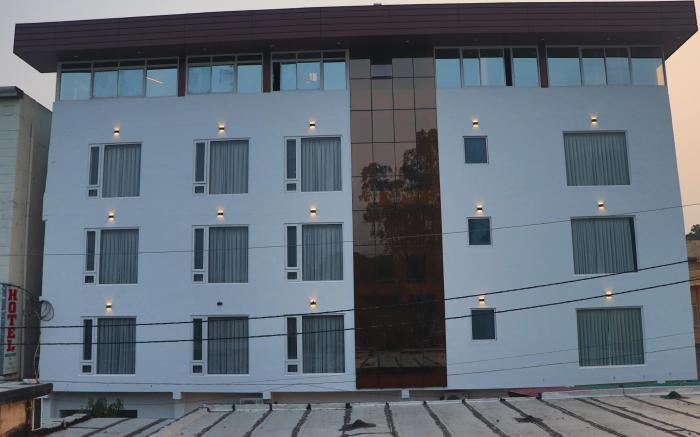 Hotel Green Behind Parmarth Niketan