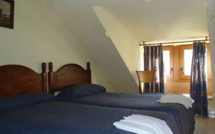 Hostal Aribel Longinos