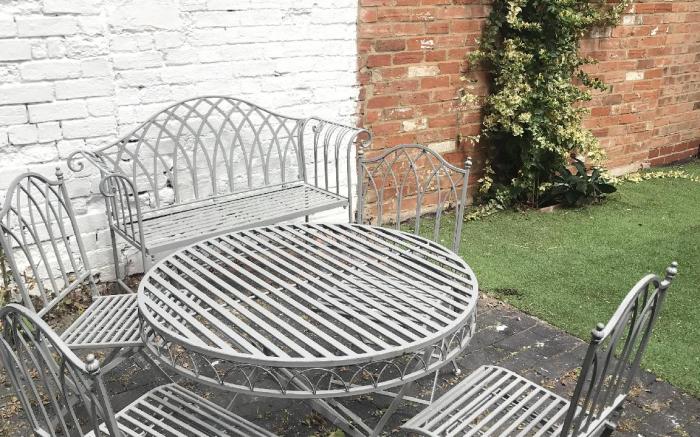 Shakespeare House, Free Parking, Town Centre Location