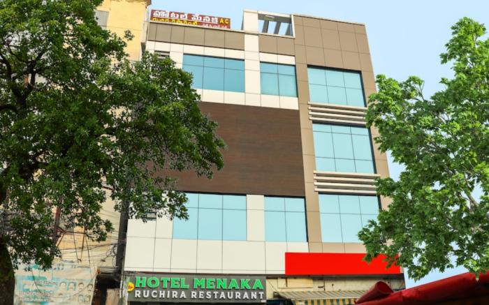 Hotel Menaka 