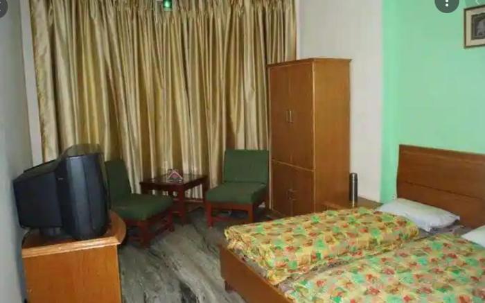 Hotel Grand Sirmaur