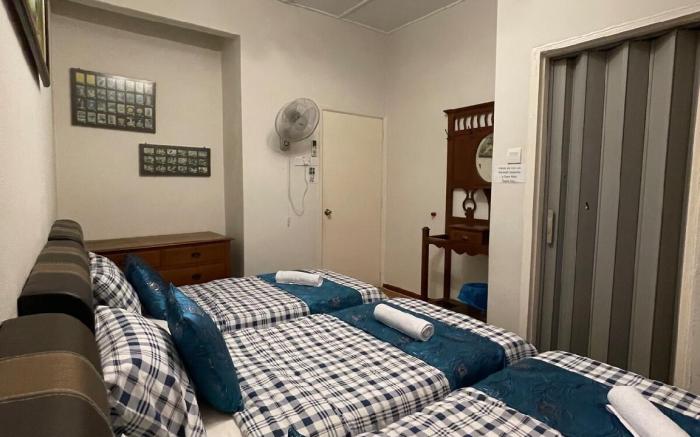 Baba & Charlie Home Stay (For 11 Pax)