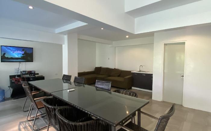 Frontera Tagaytay Super Villa