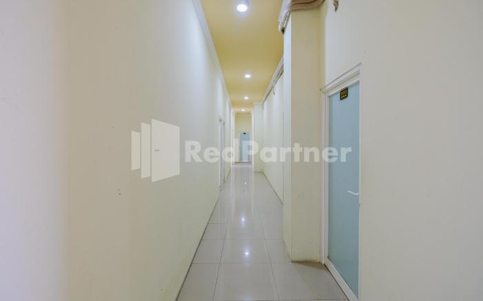 Grand Kencana Guesthouse Syariah near Wisata Bahari Lamongan Mitra RedDoorz