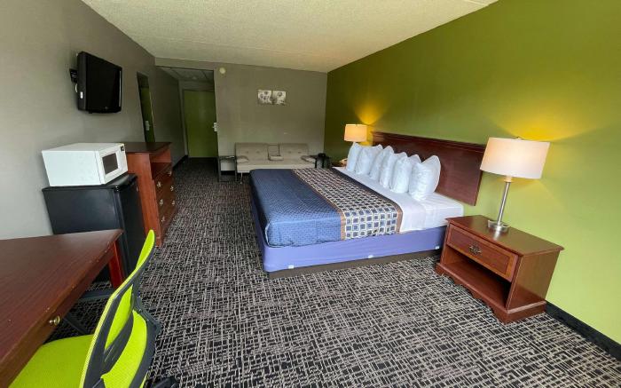 Wingate by Wyndham Lake George