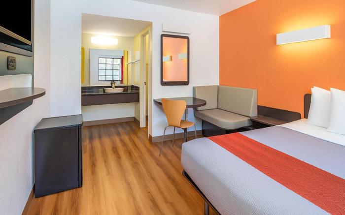 Motel 6 Carlsbad, CA Beach