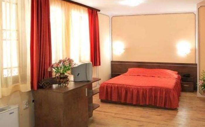 Hotel Alafrangite