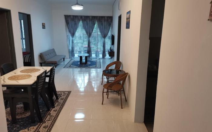 AMMARA HOME STAY 1 EMERALD AVENUE 