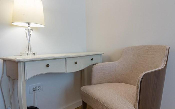 AUGUST BRAUN SUITE