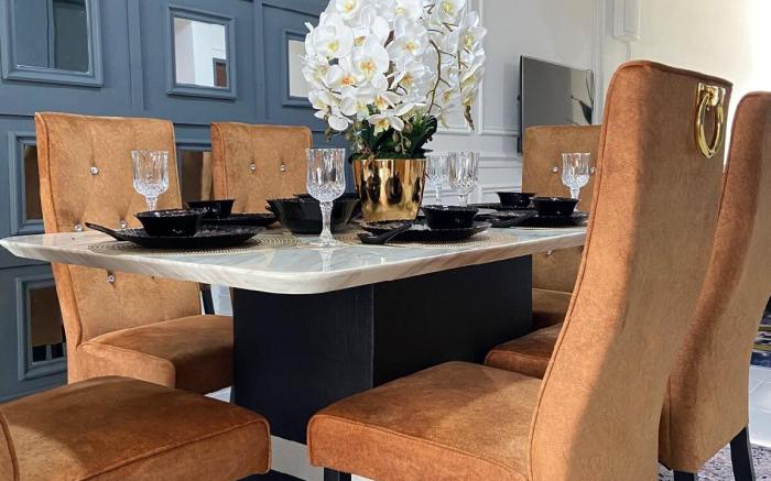 Cheerfull 3 bedroom Townhouse with parking