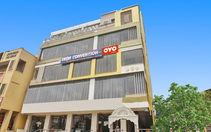 Super Hotel O Dk Reddy Square