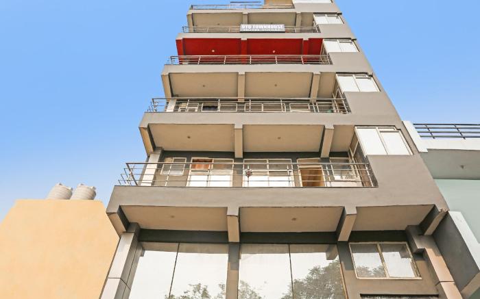 Townhouse Zodiac Near Botanic Garden of Indian Republic