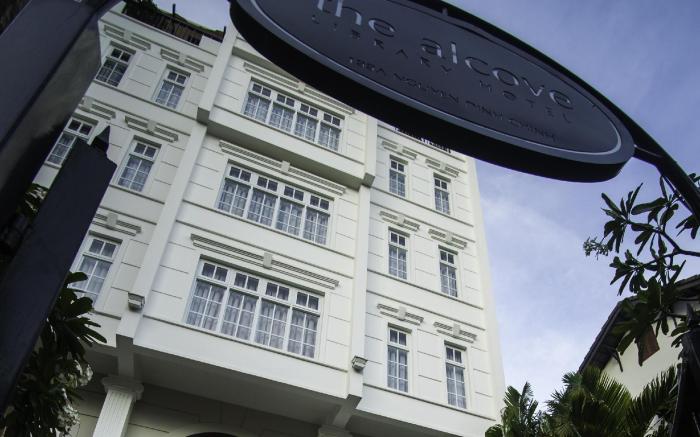The Alcove Library Hotel