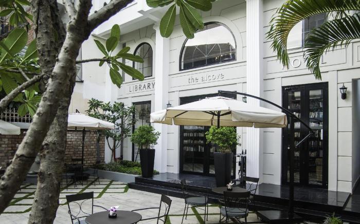 The Alcove Library Hotel