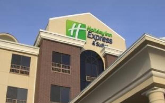 Holiday Inn Express and Suites Batavia By IHG