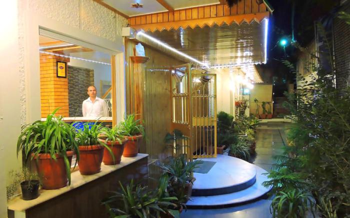 Hotel Chaman Palace