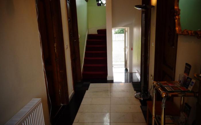 Aron Guest House