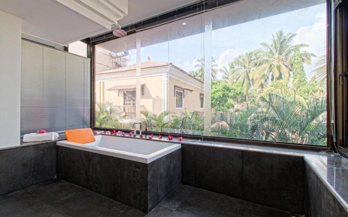 Holiday St. Villa  w/Pool, Bathtub & Games Phase 1