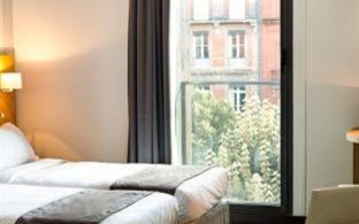 Le Pere Leon Hotel