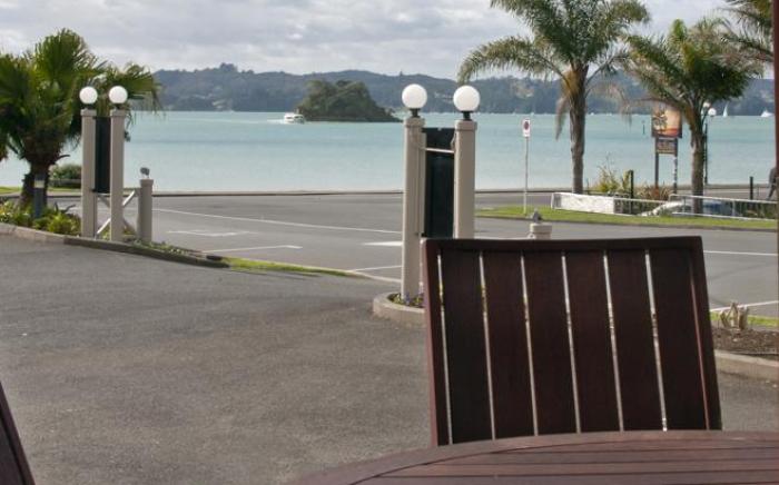 Breakwater Motel