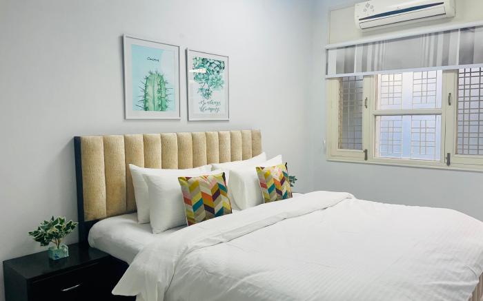 BluO 1BHK Galleria Market - BathTub, Patio, Gym TT