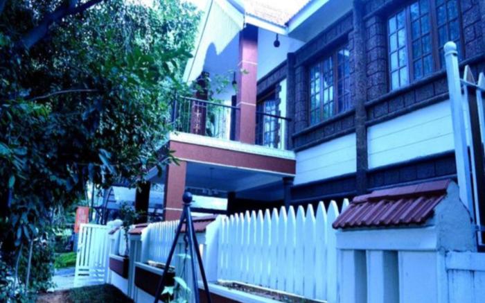 Redstone Villa and Suites