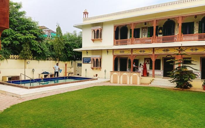 Ikshana Boutique