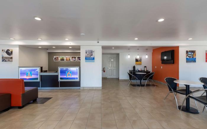 Motel 6 Bryan, TX - University Area