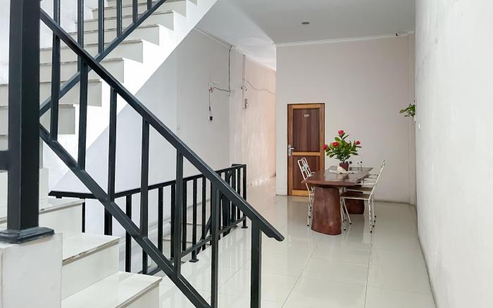 RedDoorz @ Fella Homestay Medan
