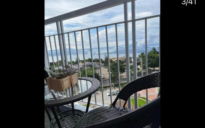 Sugardoll’s Condo Overlooking the Lake