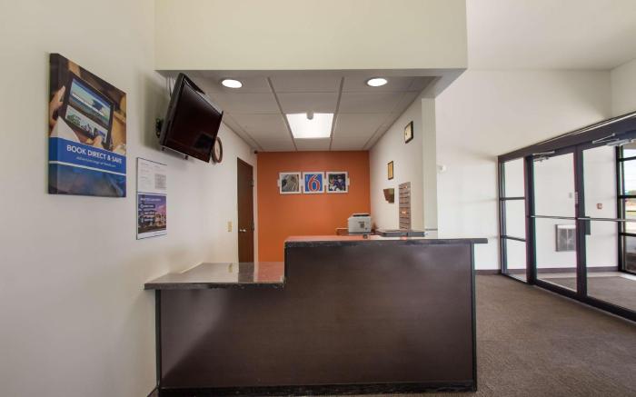Motel 6 Rothschild, WI
