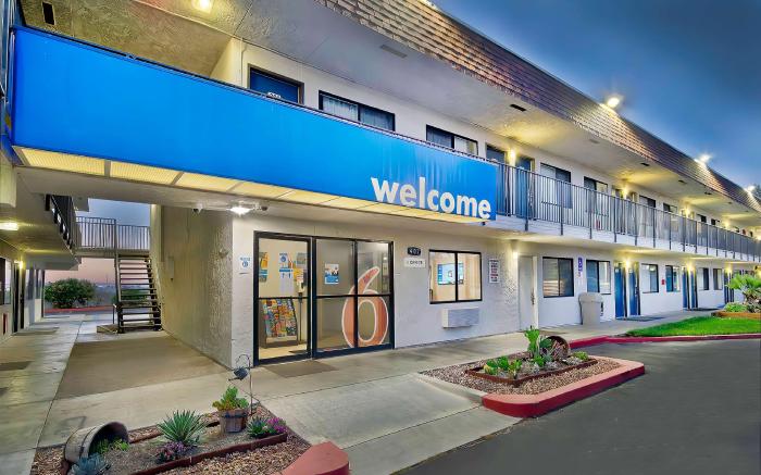 Motel 6 Palmdale, CA