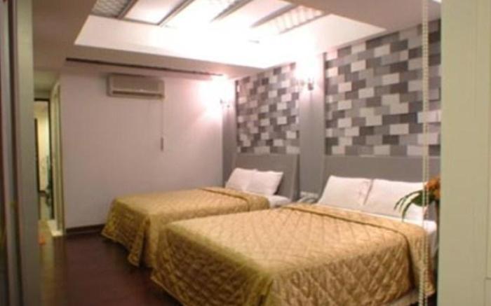 Ming-Jun Holiday Inn