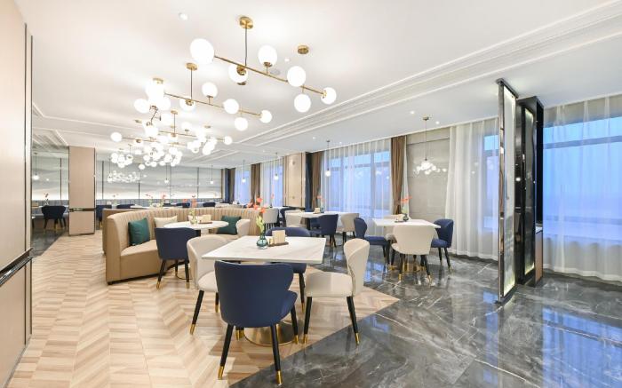 Atour Hotel Tianjin Wuqing High-speed Railway Station Florentia Village