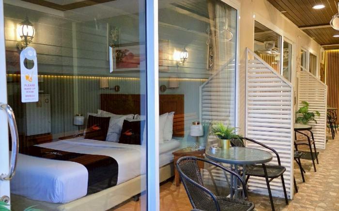 Chilli Hotel & Restaurant