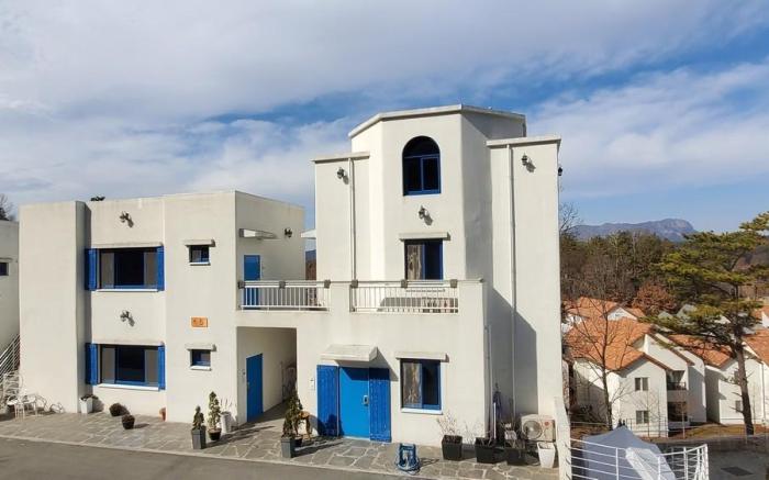 Damyang Santorini Pension 5dong