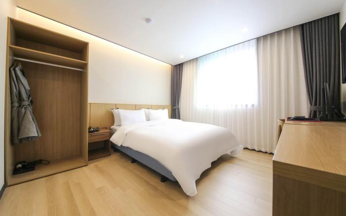 Benikea Cheonan Tourist Hotel