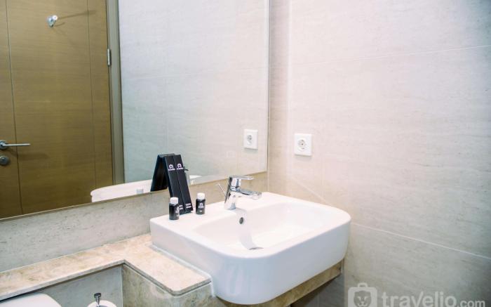 Fancy and Nice Studio at Gold Coast By Travelio