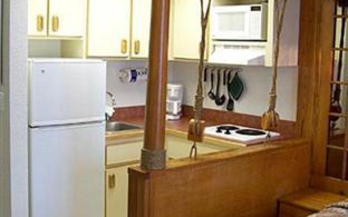 Georgian Inn Beach Club