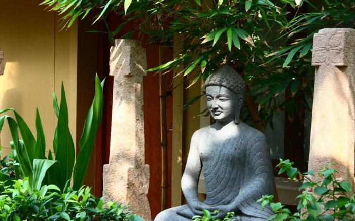 Hanu Reddy Residences Poes Garden