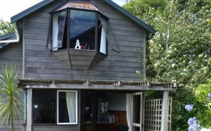 Grafton Cottage & Chalets
