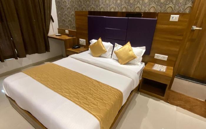 HOTEL BKC CROWN - NEAR TRADE CENTRE