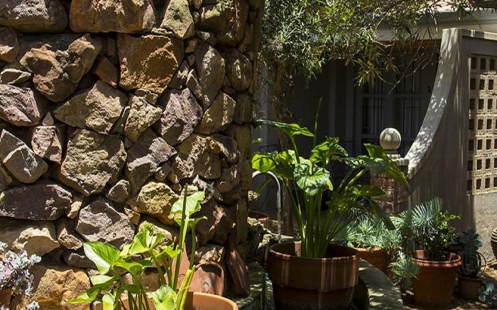 Maison H Guest House