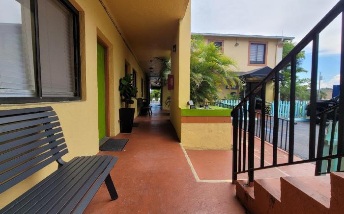 Sunny Palms Inn