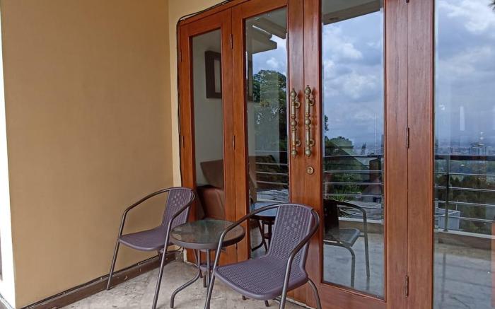 De Bukit Dago Villa by HouseinBandung